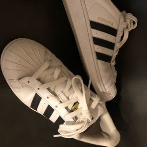 Adidas Superstar size 7